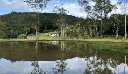 Sítio à Venda em Itapecerica da Serra - Porteira Fechada