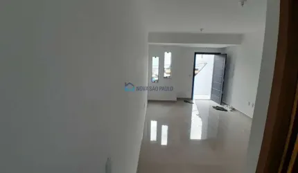 Sobrado novo com 124 metros de área construída, 2 suítes, 1 lavabo, sacada , 3 vagas, churrasqueira,