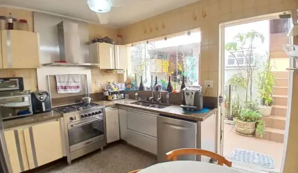 Casa Assobradada  m2, residencial e comercial , 2vagas , 4 suítes Metrô Saúde