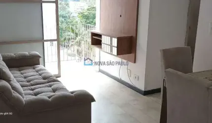 Apartamento com 02 dormitórios e 01 vaga.