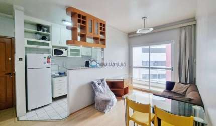 Apartamento à venda, mobiliado, com 1 quarto, 1 vaga e sacada, na Vila Guarani