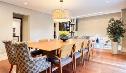 Casa de condomínio à venda com 385m², 4 quartos e 9 vagas