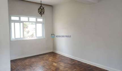 Casa de Vila à venda na Vila Mariana com 3 quartos e 3 vagas de garagem.