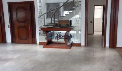 Amplo duplex em Higienópolis próximo à Praça Buenos Aires!