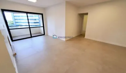 Apartamento a venda Jardim Vila Mariana. Vago. 2 vagas e depósito. Lazer.