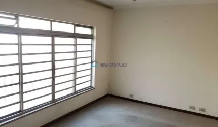Sobrado à venda na Vila Clementino com 3 quartos e 3 vagas de garagem.