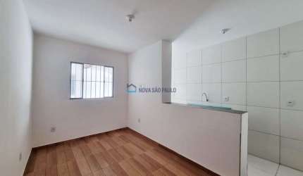 Prédio à venda, com 9 casas, no Jabaquara, a 700 metros do metrô