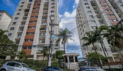 Apartamento recém reformado - 02 quartos - 01 vaga.