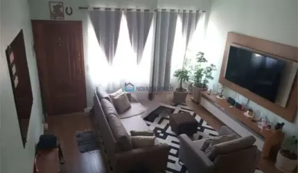 Saúde Casa em Condomínio Fechado, 2 suítes e 2 vagas.