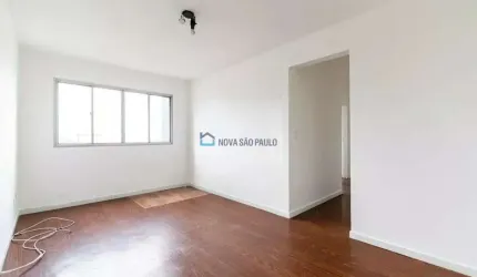 Apartamento à venda na Saúde com 2 quartos e 1 vaga de garagem