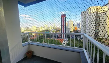 Apartamento de 77m, com 2 dormitórios e sacada, próximo ao Metrô Saúde.