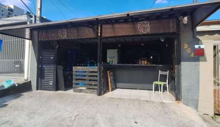Casa comercial de 150m² com 3 dormitórios