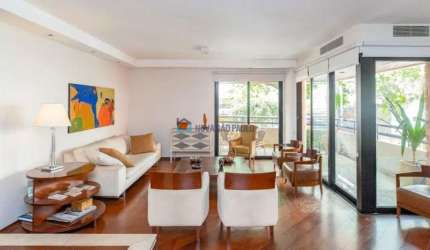 Venda. Moema Pássaros. Apartamento com 220m². 4 dormitórios. 3 Suítes 4 Vagas