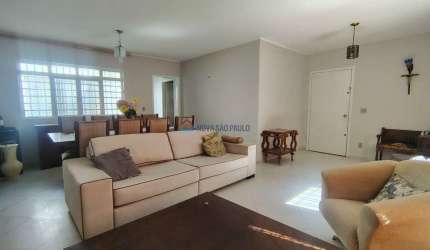 Casa Térrea à venda, com 3 quartos, 1 suíte e 4 vagas
