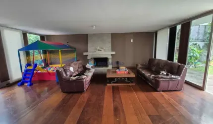 Casa térra à venda no Campo Belo com 4 suítes
