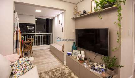 Apartamento à venda com 2 dormitórios e varanda no bairro Saúde em SP