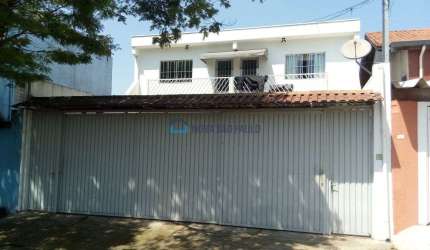Sobrado  com 4 casas no terreno no Sacomã.