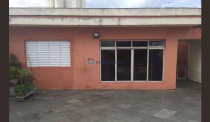 Amplo sobrado disponível no bairro da Vila Brasílio Machado
