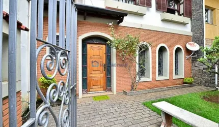 Sobrado Vila Mariana / 3 dormitórios /2 vagas/245 m²