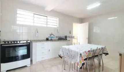 Excelente terreno com duas casas independentes com quintal perto do metrô Saúde!