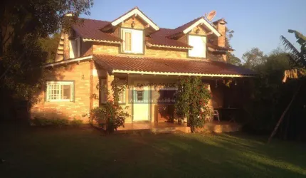 Casa de condomínio 3 dormitórios à venda no Bairro Cantegril com 160 m² de área privativa - 2 vagas de garagem