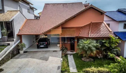 Casa de condomínio 3 dormitórios à venda no Bairro Cantegril com 257 m² de área privativa - 2 vagas de garagem