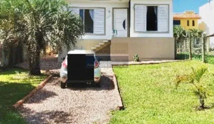 Casa de condomínio 2 dormitórios à venda no Bairro Cantegril com 199 m² de área privativa - 4 vagas de garagem