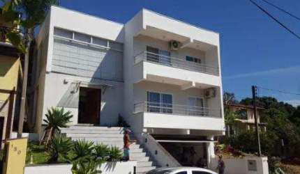 Casa de condomínio 3 dormitórios à venda no Bairro Cantegril com 400 m² de área privativa - 4 vagas de garagem
