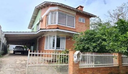 Casa de condomínio 3 dormitórios à venda no Bairro Cantegril com 270 m² de área privativa - 2 vagas de garagem