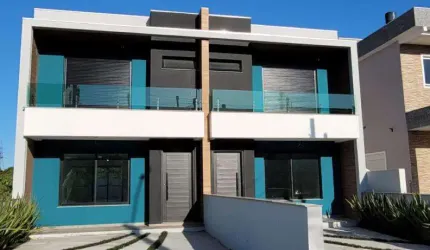 Casa 3 dormitórios à venda no Bairro Alto Petrópolis com 125 m² de área privativa - 2 vagas de garagem