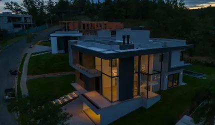 Casa de condomínio 4 dormitórios à venda no Bairro Santa Isabel com 424 m² de área privativa - 2 vagas de garagem