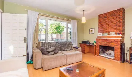 Casa 3 dormitórios à venda no Bairro Jardim Itú Sabará com 146 m² de área privativa - 2 vagas de garagem
