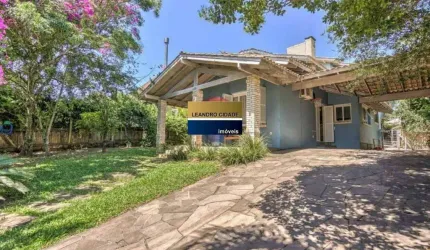Casa de condomínio 4 dormitórios à venda no Bairro Condomínio Condado de Castella com 330 m² de área privativa - 4 vagas de garagem