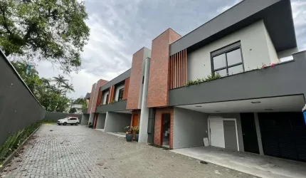 SOBRADO GEMINADO no GLÓRIA com 3 quartos para VENDA, 164 m²