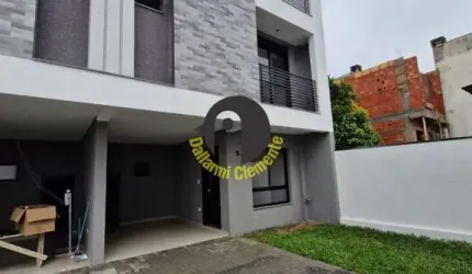 Sobrado  3 quartos, 1 suíte, 2 salas, 3 banheiros, 1 vaga à venda, bairro Uberab