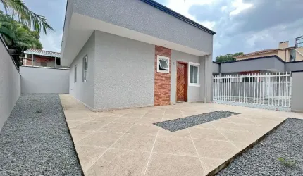 Casa 03 dormitórios com suíte a venda no bairro Colônia Rio Grande em São Jose dos Pinhais
