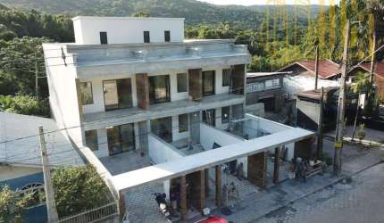 Casa no Condomínio em Bombas  -  Bombinhas