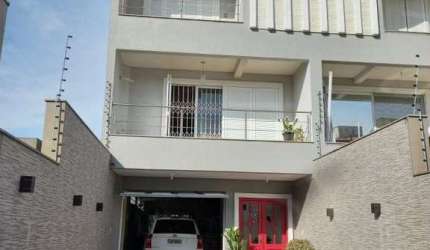 CASA 4D no bairro JARDIM PLANALTO em Porto Alegre