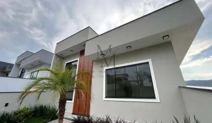 Casa Nova a venda com 4 dormitorios sendo 01 suíte e 2 varandas e vaga de garagem para 03 carros em Forquilhas -  São Jose -  SC
