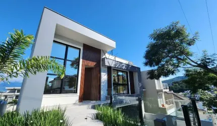 Casa à venda no bairro Pedra Branca - Palhoça/SC