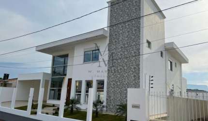 Casa à venda no bairro Centro - Palhoça/SC