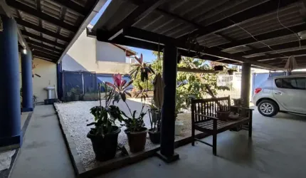 Sobrado com 4 quartos - 300m da praia