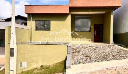 Casa à venda cond. Águas de São Pedro-Pico do Olho D&amp;apos;Água Mairiporã - 150m²