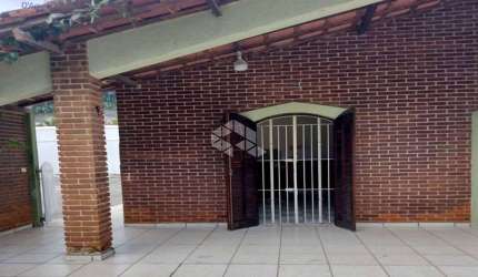 Casa com 1 quarto à venda na Sabiá Laranjeira, 152, Jardim Olaria, Caraguatatuba por R$ 350.000