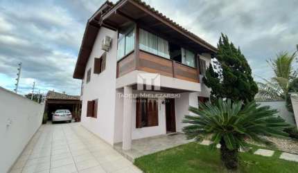 Bela casa em Tijucas!!!