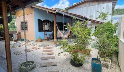 Casa em Alto Perequê, Porto Belo/SC