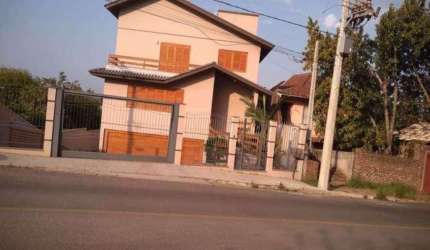 Casa à venda - no Centro