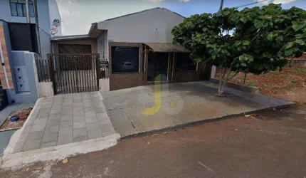 Casa com SALA COMERCIAL E EDÍCULA NO CLAUDETE