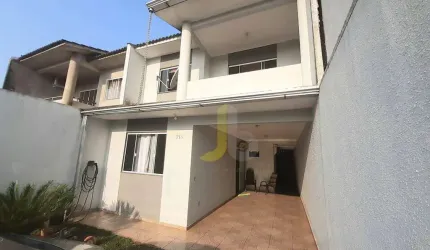 Sobrado no Periolo com grande sobra de terreno