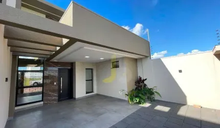 Casa térrea com piscina e  fino acabamento no Tropical III